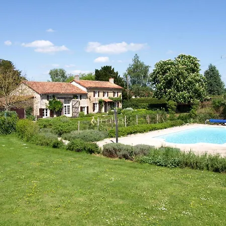 La Croix Bardon, Civray * Genouille (Vienne)