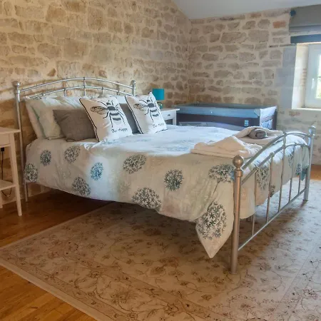 La Croix Bardon, Civray Vakantiehuis Genouille (Vienne)